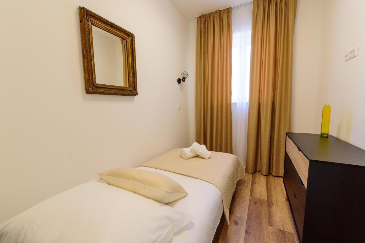 בול Apartmani Bokin מראה חיצוני תמונה